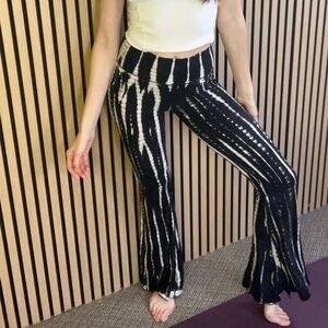 DANCE RAVER PANTS (like-new)